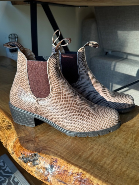 Blundstone Shoes - Blundstone #2165 Women's Heeled Chelsea Boots - Shell Lizard